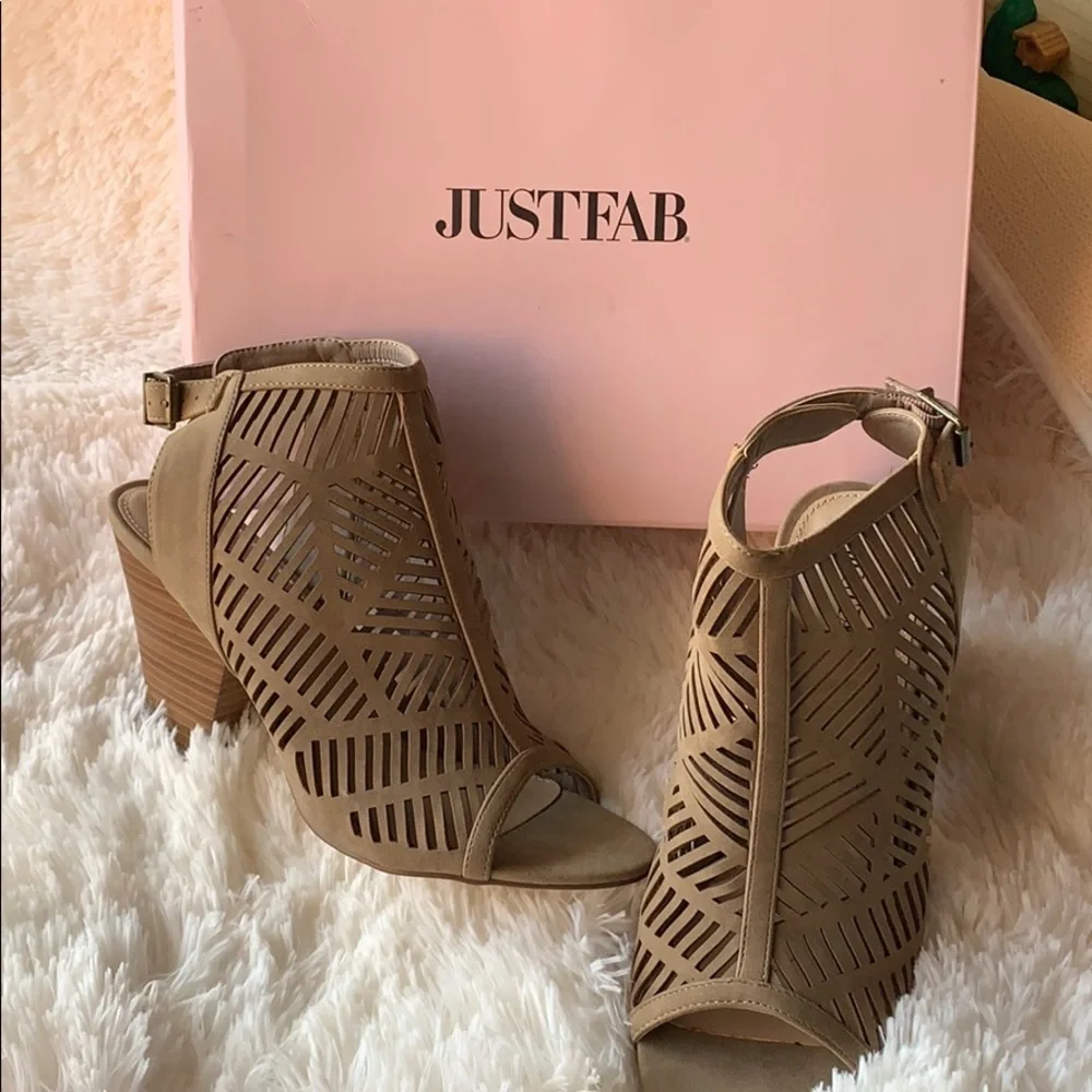 Justfab coral‎ dress heeled sandals taupe color 9.5
